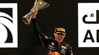 La joie de Max Verstappen, le pilote néerlandais sacré champion du monde grâce sa victoire au Grand Prix d'Abou Dhabi, le 12/12/2021