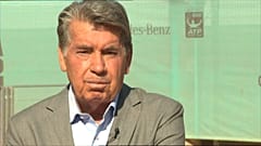 El tenista Manolo Santana