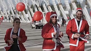 Carrera solidaria de Papá Noel en Grecia