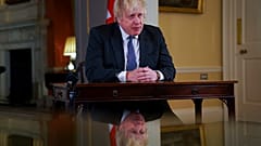 Le Premier ministre britannique Boris Johnson lors de son allocution télévisée, annonçant un "raz-de-marée Omicron", le 12 décembre 2021