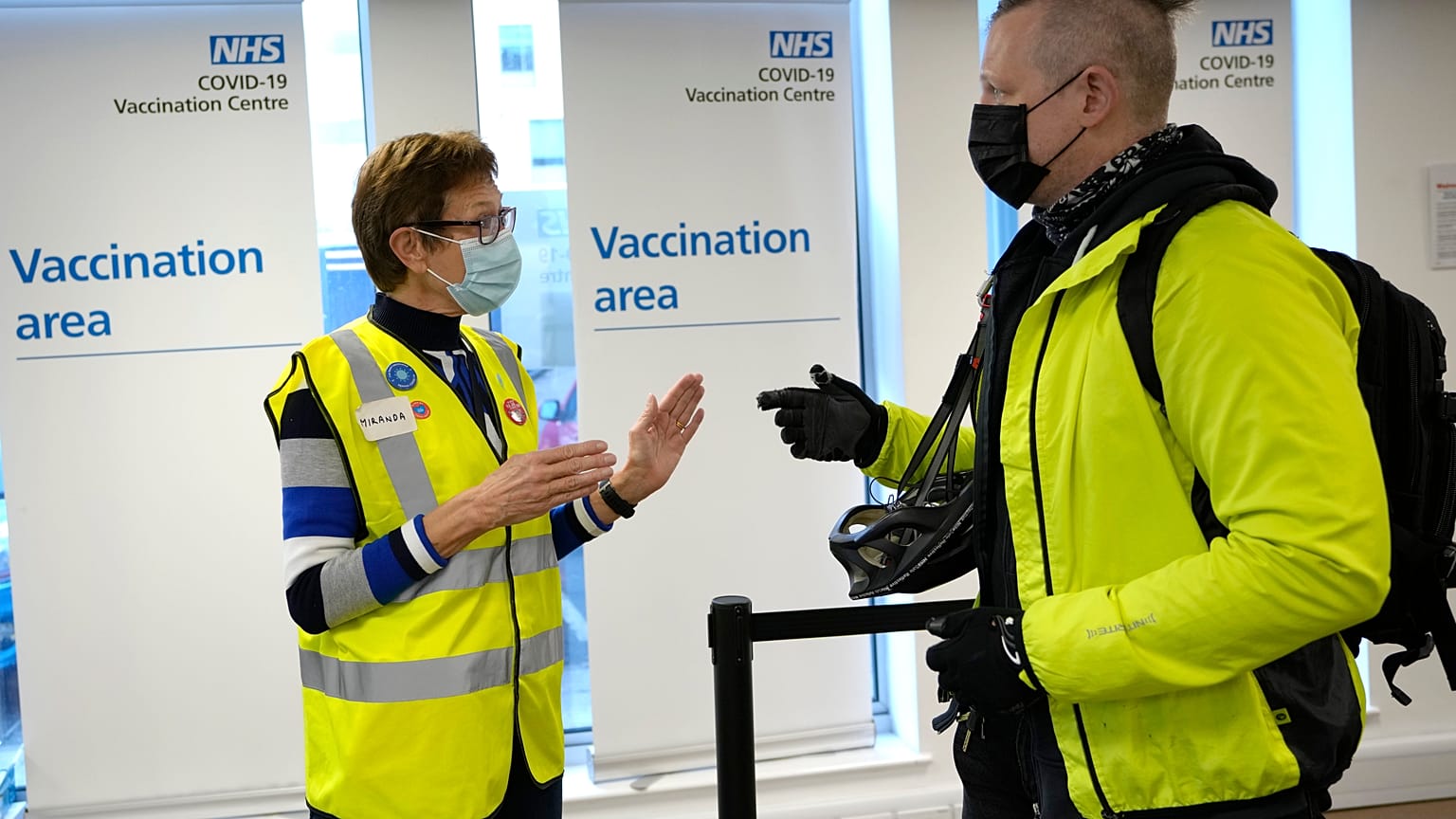 Eine Impfstelle in London: Nach Johnsons Ankündigung können sich jetzt alle über 18 eine dritte Dosis verabreichen lassen