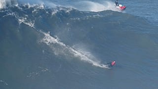 Surfista na Nazaré