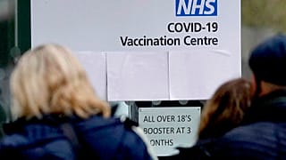 Araştırma: İki doz Covid-19 aşısı Omicron varyantına karşı düşük koruma sağlıyor