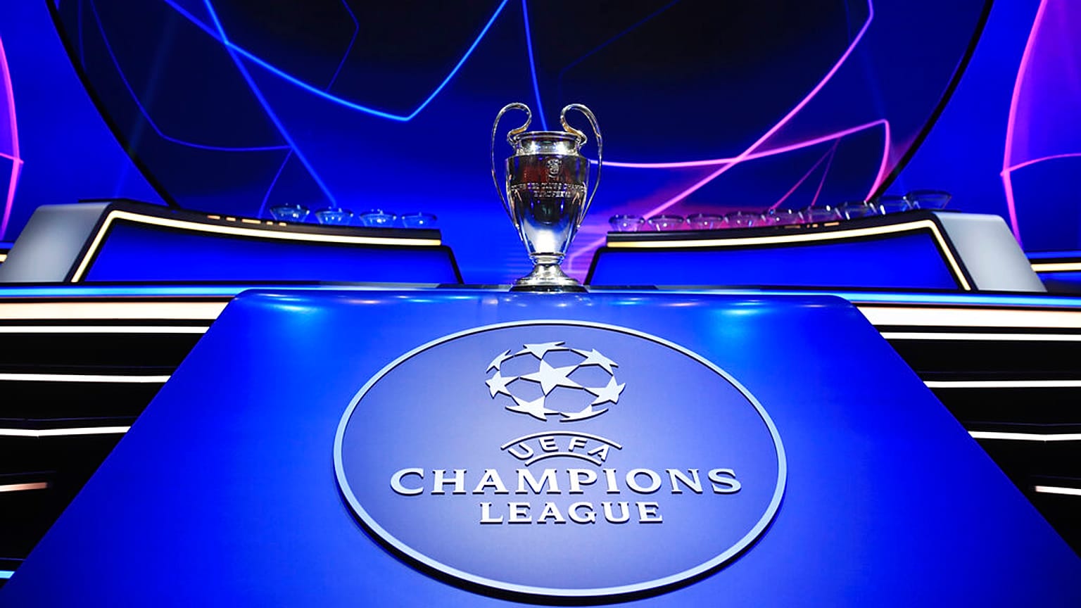 Le trophée de la Ligue des Champions de football, exposé à Istanbul (Turquie), le 26/08/2021