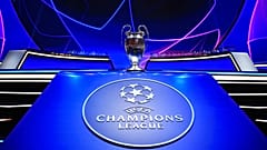 Le trophée de la Ligue des Champions de football, exposé à Istanbul (Turquie), le 26/08/2021
