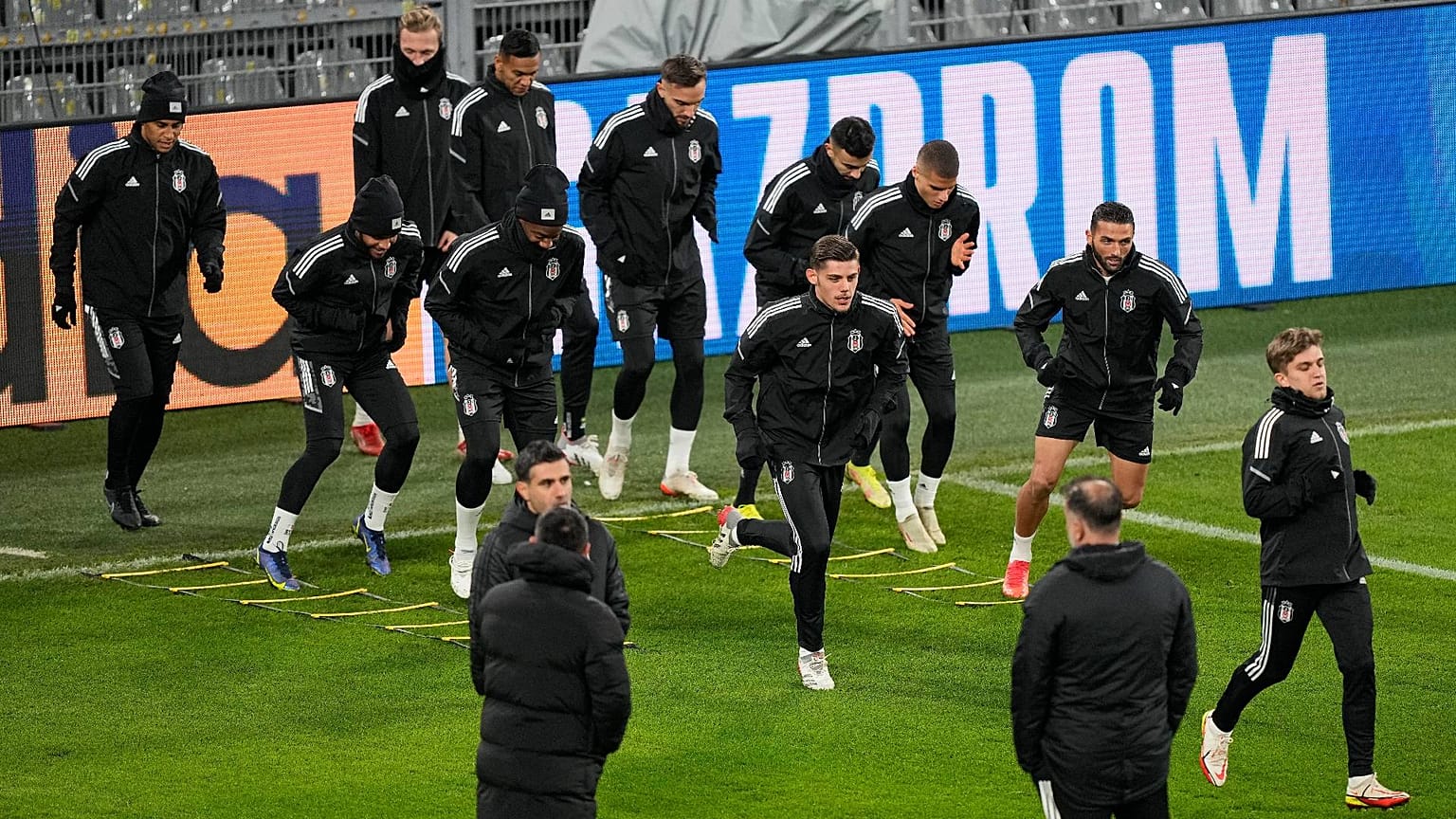 PSG–Real Madrid párharc lesz a legjobb nyolc közé jutásért a labdarúgó Bajnokok Ligájában