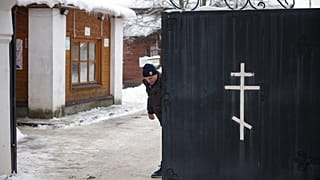 Вход на территорию женского монастыря в Серпухове