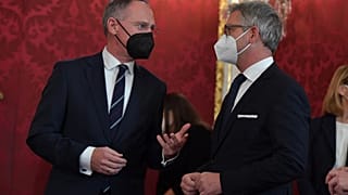 Gerhard Karner (L) alongside Austria's newly appointed Minister of Finance Magnus Brunner (R).