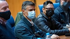 El activista opositor venezolano Leopoldo López, 2º izquierda, y el dramaturgo y activista cubano Yunior García