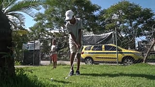 Da favela para os "greens" de golfe: Marcelo Modesto ajuda crianças da Cidade de deus