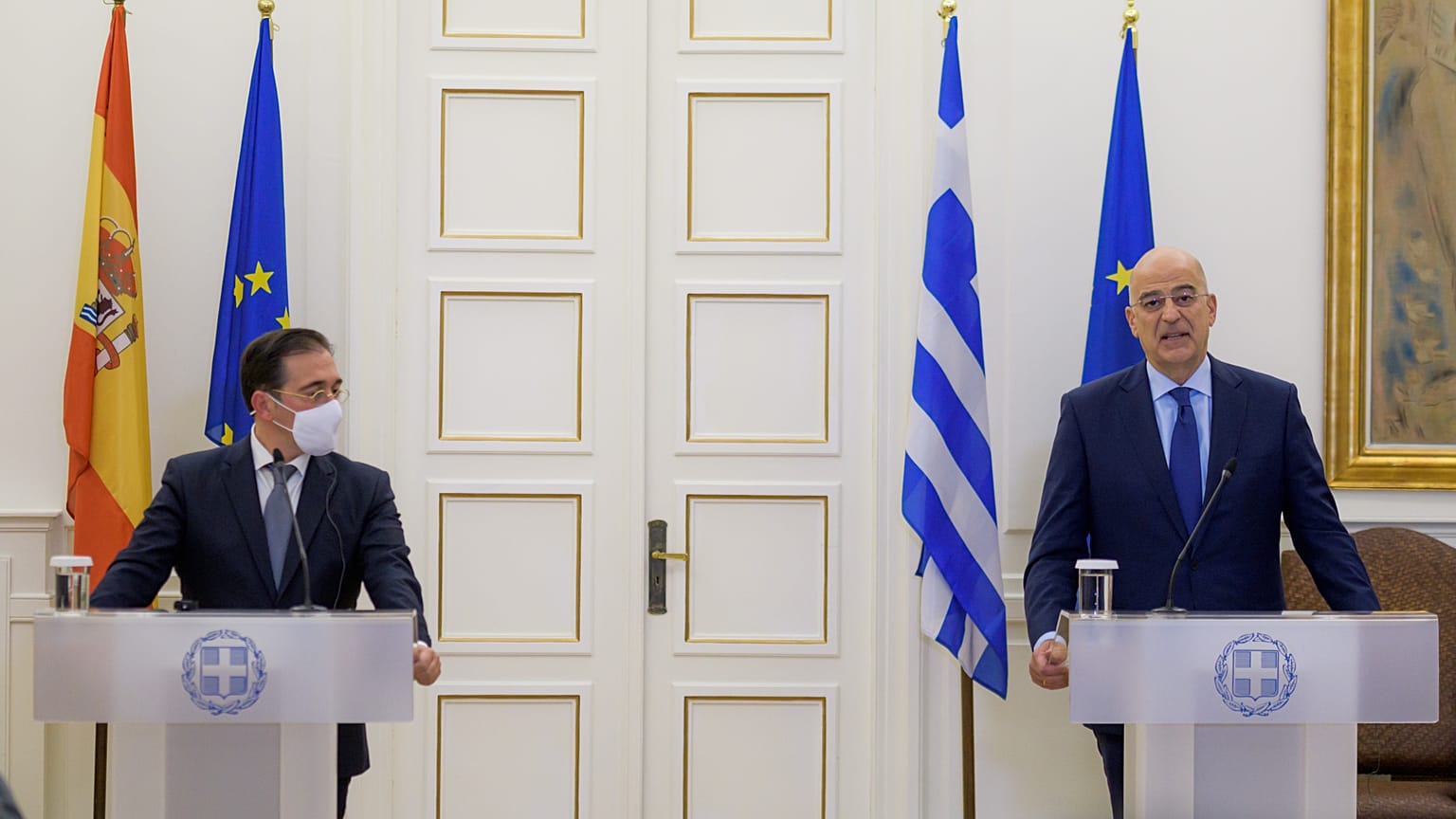 Ο Έλληνας ΥΠΕΞ με τον Ισπανό ομόλογό του