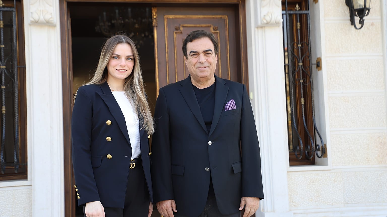 الوزير اللبناني المستقيل جورج قرداحي والزميلة نيفين قاسم