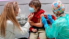 Symbolfoto für KInderimpfungen, die heute auch in Spanien begannen