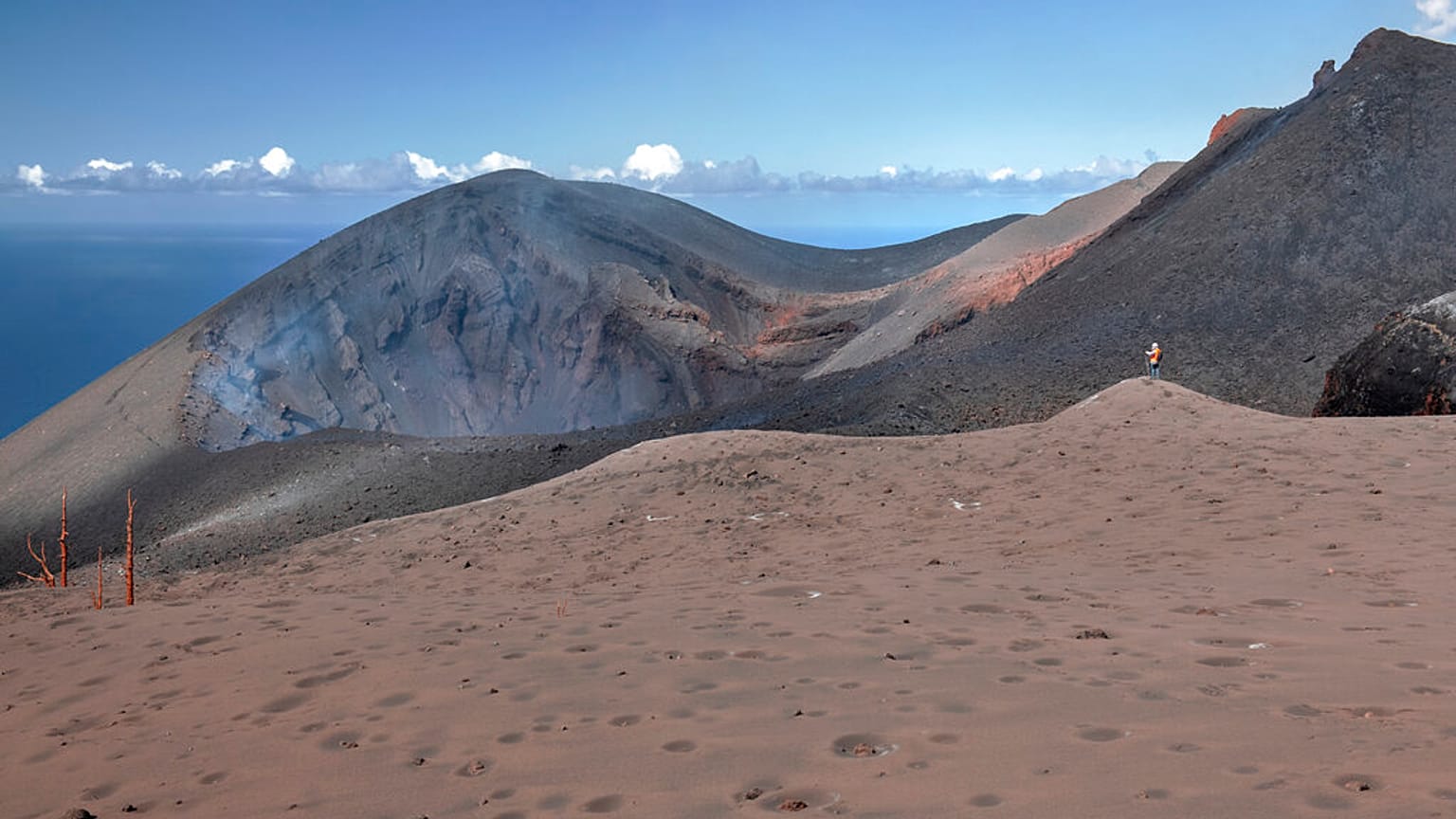 Cumbre Vieja volta a adormecer