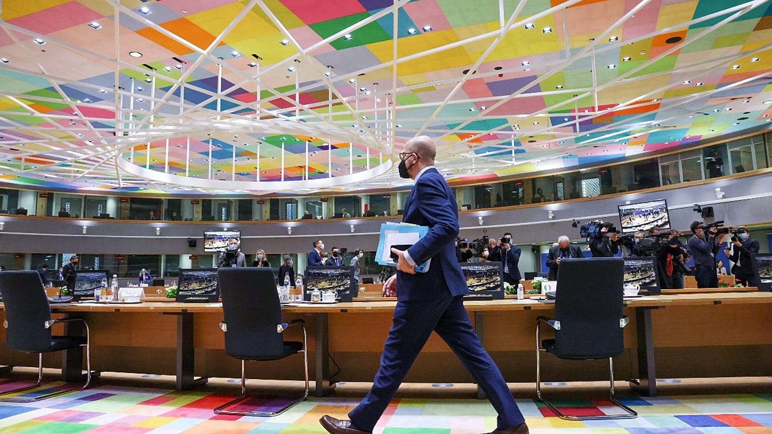 Le président du Conseil européen dirige les discussions lors des sommets de l'UE