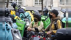 Gig Economy: EU will soziale Sicherheit für Fahrer von Lieferdiensten