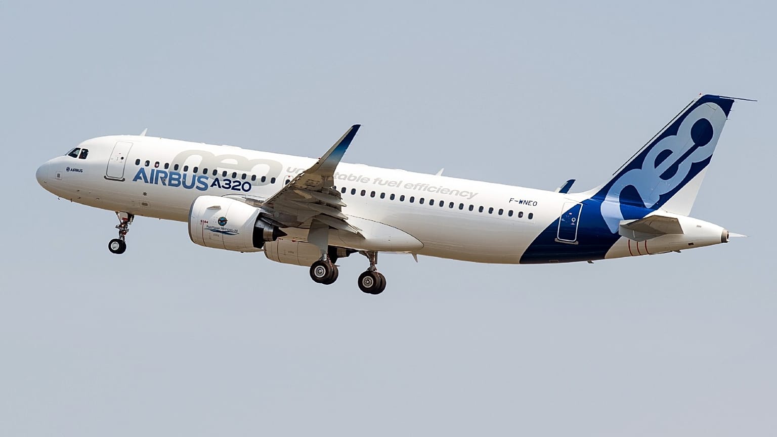 Archives :  un Airbus A320neo photographié à Toulouse, en France, le 25 septembre 2021