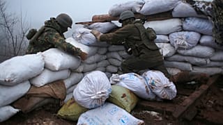 Ukrainian soldiers strengthen their front line position in the town of Novoluhanske in the Donetsk region, Ukraine, on Dec. 9, 2019.