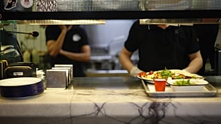 Kantinenessen: Die Qualität kann je nach Küche - und Budget - sehr unterschiedlich ausfallen.