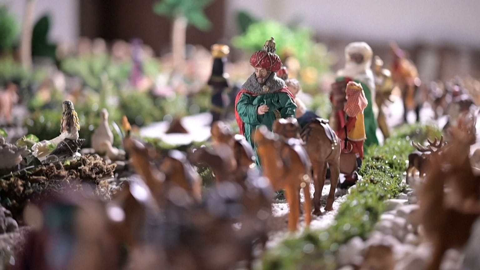 Each year in the city of Santa Lucía, more than 40 houses open their doors to display spectacular Christmas nativity scenes 
