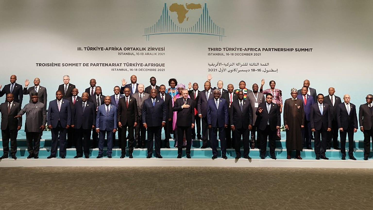 إردوغان ونحو مئة مسؤول إفريقي يتعهدون تعزيز التعاون خلال قمة اسطنبول