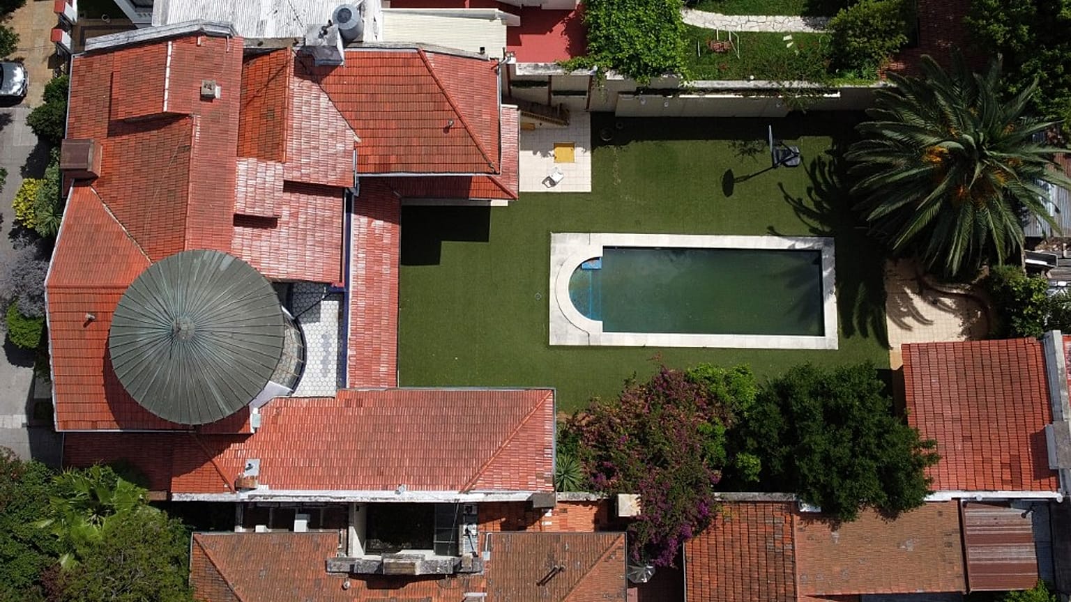Diego Maradona’nın evi ve eşyaları açık artırmada satılacak