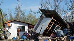 Разрушенная деревня в полиции Себу