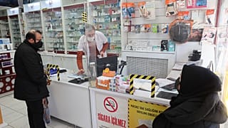 Türkiye'de eczanelerde ilaç sıkıntısı başladı