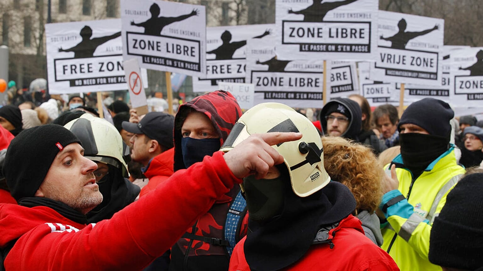 Milhares de pessoas saíram à rua em Bruxelas