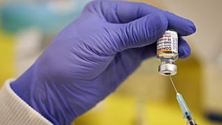 FILE PHOTO: COVID VACCINE