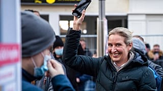 AfD-Vorsitzende Alice Weidel bei einer Demonstration gegen Corona-Maßnahmen in Göppingen am Samstag 18.12.2021.
