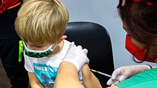 ЕС одобрил применение вакцины Novavax
