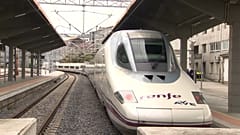 El primer AVE que ha viajado entre Chamartín, en Madrid, y Ourense, en Galicia