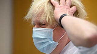 Réunion de travail ou apéritif ? En plein confinement, une photo de Boris Johnson fait scandale