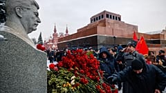 Nostalgici a Mosca per ricordare il compleanno di Iosif Stalin 