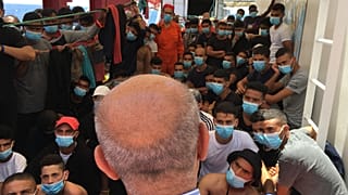 Akdeniz'de kurtarılan düzensiz göçmenler