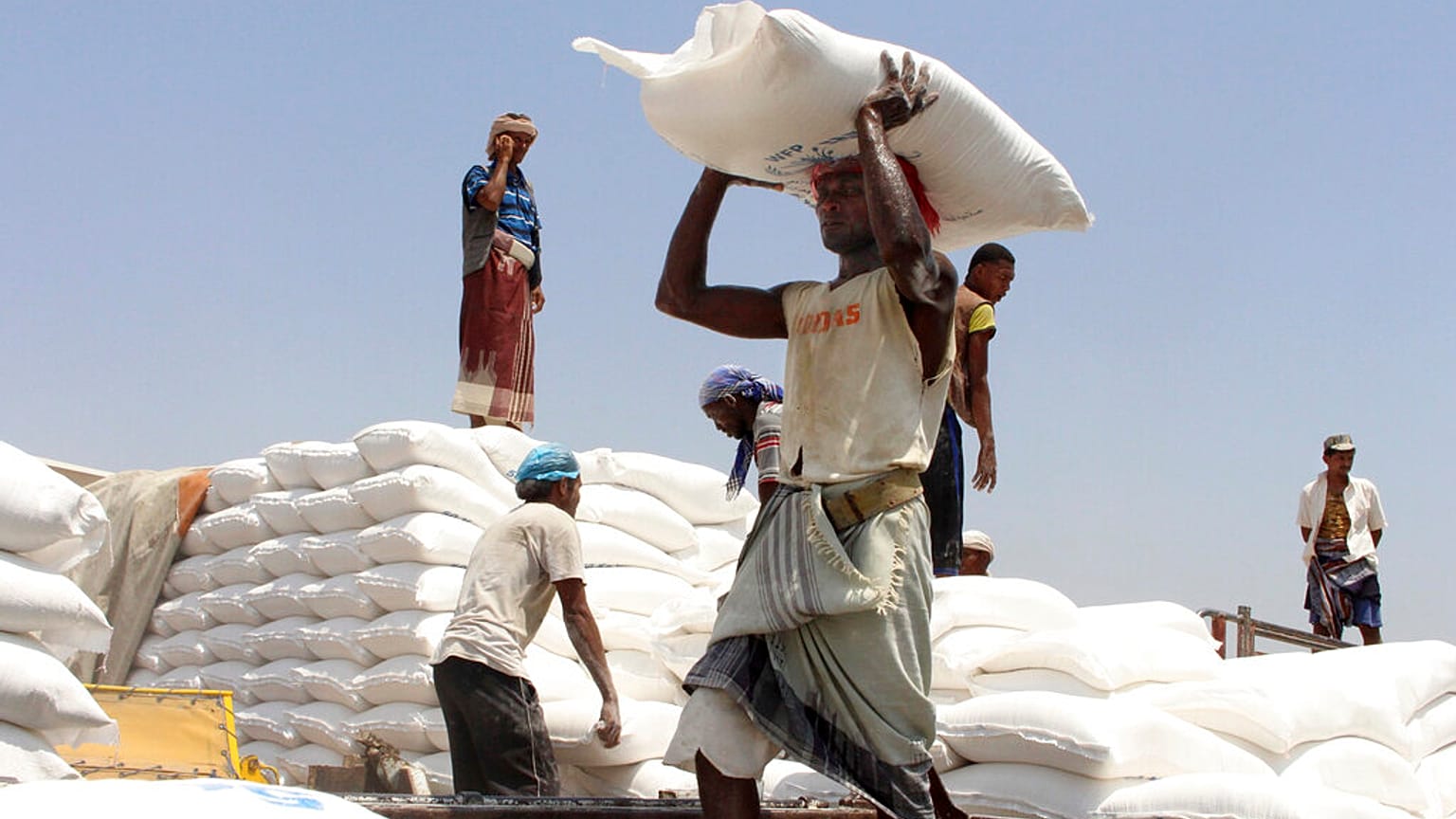 Yemen'de gıda yardımı