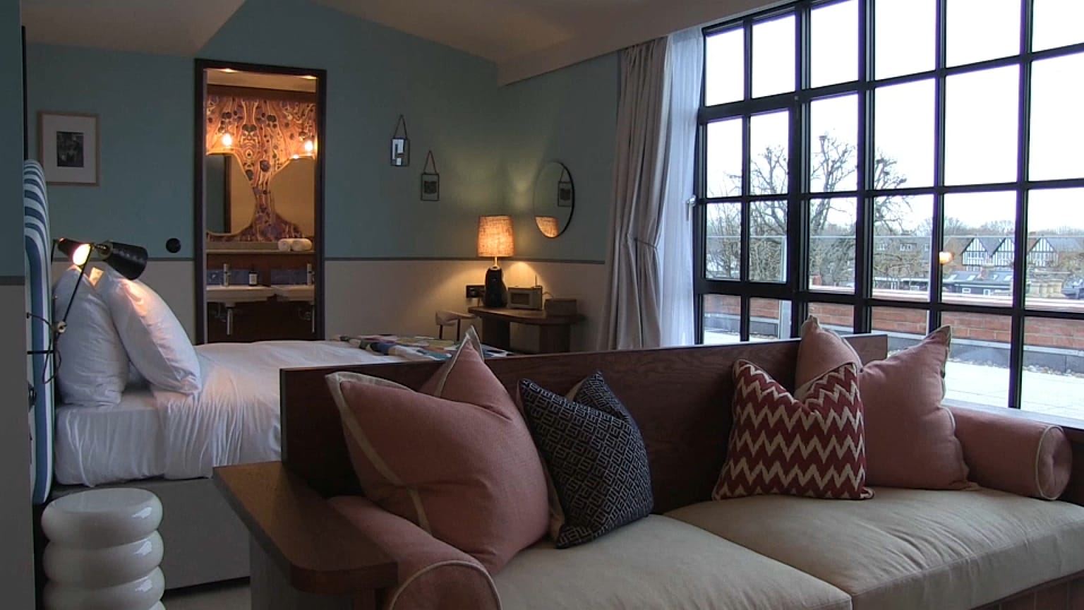 Ein gemütliches klimafreundliches Hotelzimmer in London