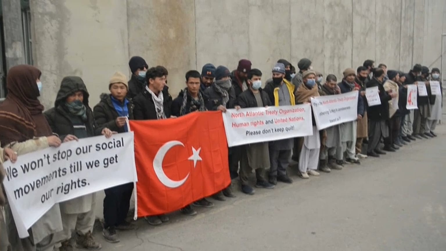 Afganlar Türkiye'yi protesto etti