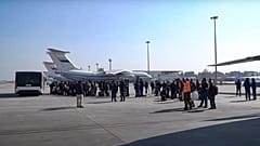 kabil havalimanında bekleyen Rus askeri uçağı