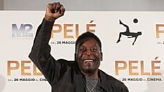 Pelé voltou a sorrir após ter de novo alta do hospital