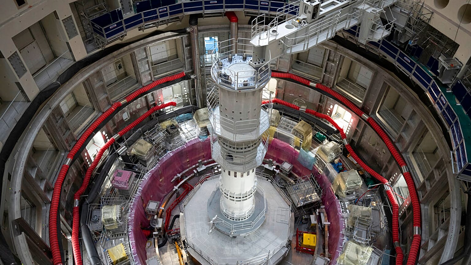 La machine Tokamak ITER est photographiée à Saint-Paul-Lez-Durance, en France, le jeudi 9 septembre 2021.