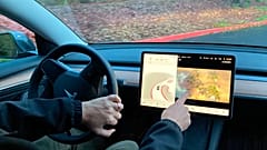Tesla'nın ürettiği bir aracın içi 