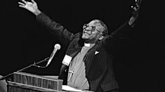 Desmond Tutu denuncia la politica d'apartheid del suo paese a New Orleans, 7 settembre 1982