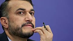وزير الخارجية الإيراني حسين أمير عبداللهيان، خلال مؤتمر صحفي في موسكو، روسيا.