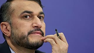 وزير الخارجية الإيراني حسين أمير عبداللهيان، خلال مؤتمر صحفي في موسكو، روسيا.