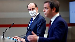 Archives : le chef du gouvernement français Jean Castex (à g.) et Olivier Véran, ministre de la Santé - Paris, 14/01/2021