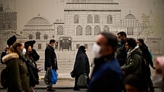 İstanbul'da bir işlek cadde