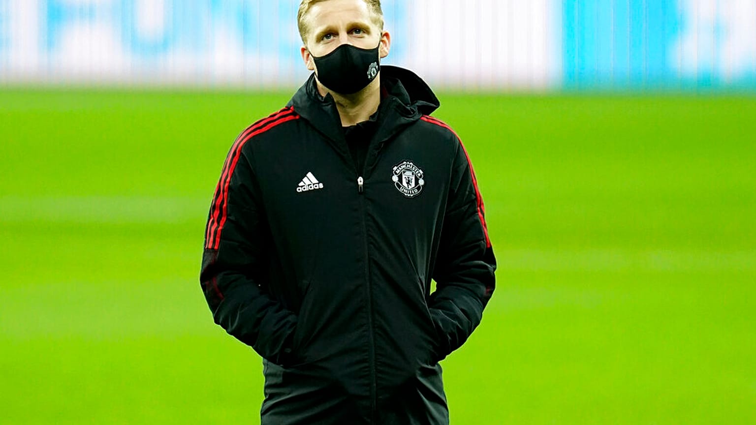 Donny van der Beek von Manchester United beim Aufwärmen