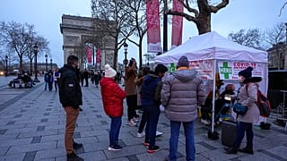 Centre de dépistage à Paris, France, le 24 décembre 2021